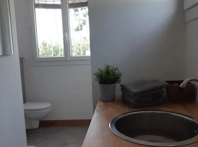 Villapapyrustoulon Villa